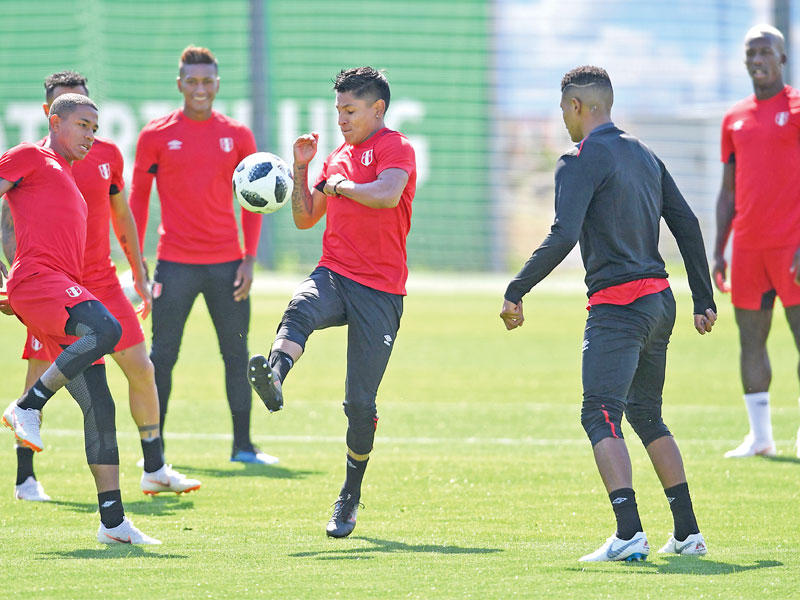 تدريبات المنتخب الفرنسي , تدريبات منتخب البيرو