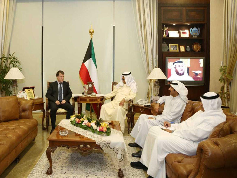 الجارالله مستقبلاً السفير الروسي