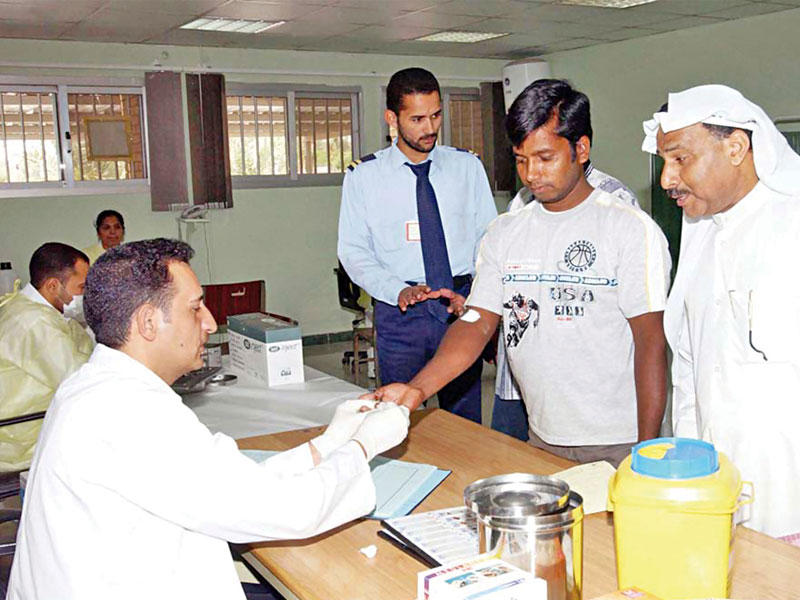 فحص العمالة الوافدة في الصحة الوقائية بالكويت