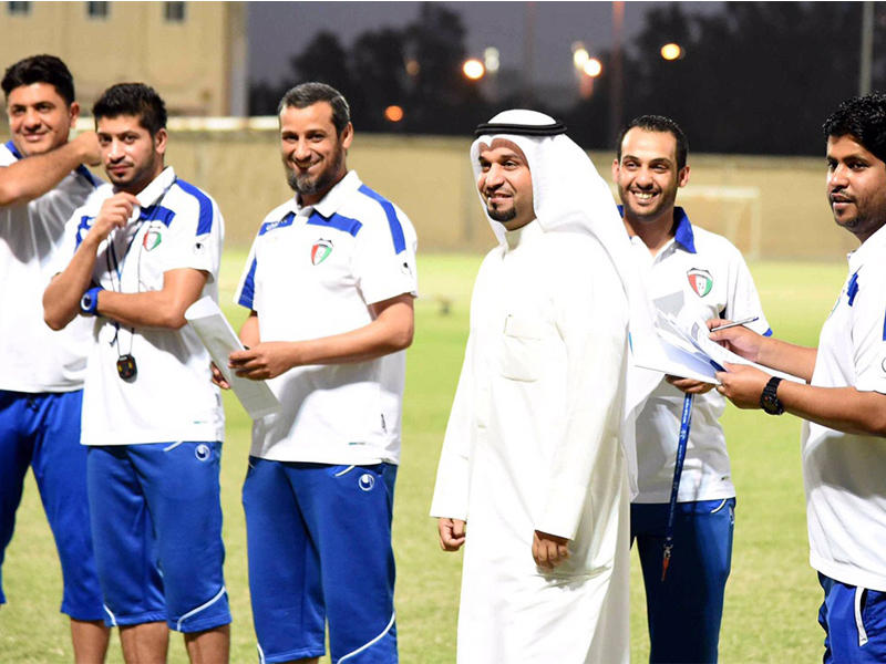 علي حسين مع منتخب الناشئين السايق في لقطة أرشيفية