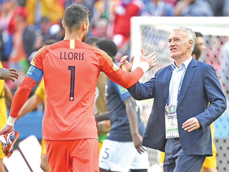 ديشان وحارس المرمى لوريسn