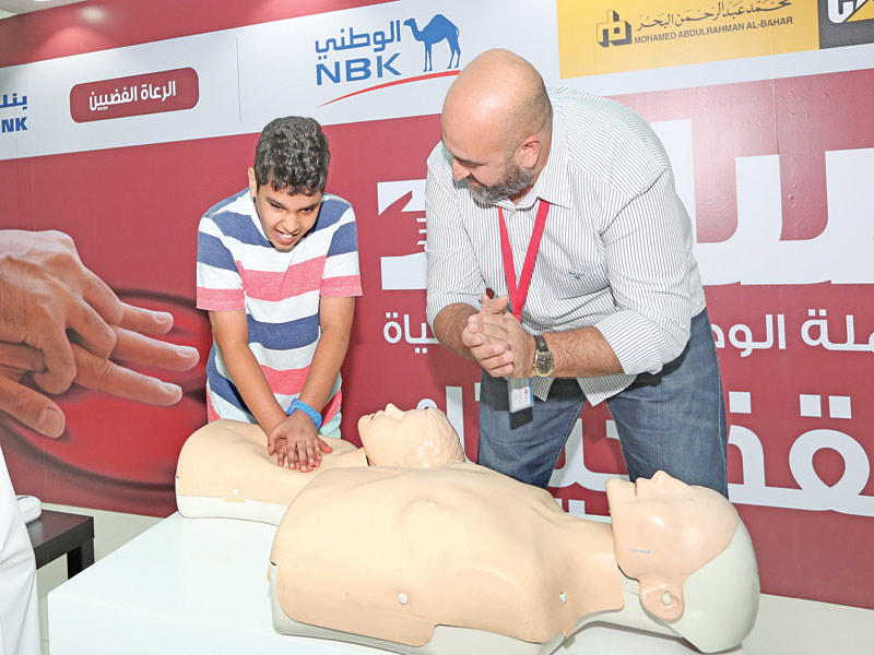 جانب من فعالية التدريب على الإنعاش الرئوي