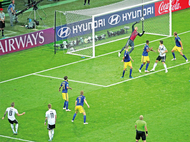 هدف كروس في مرمى السويد