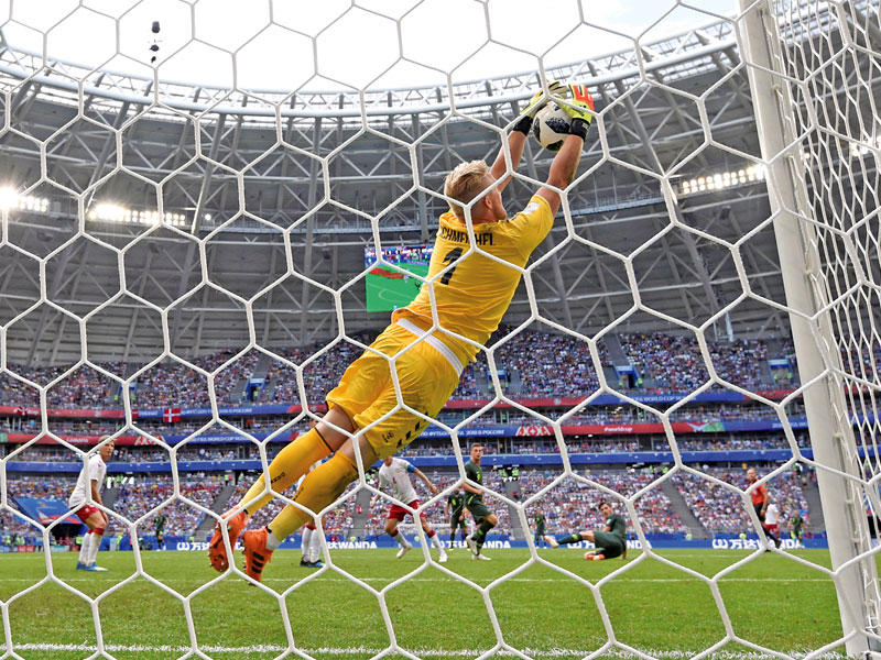 كاسبر شمايكل حارس مرمى الدنمارك