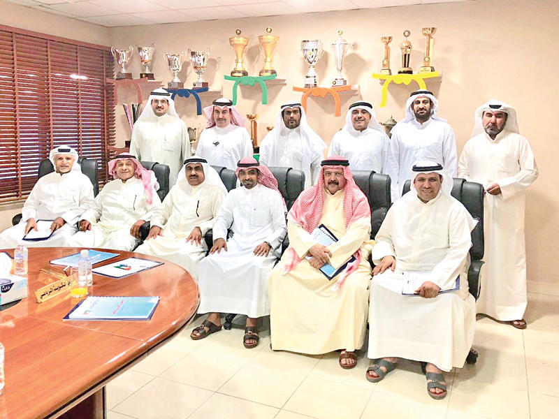 صورة جماعية بعد الاعتماد