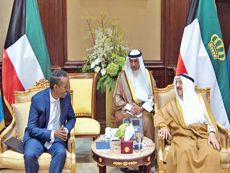 صاحب السمو  مستقبلاً مبعوث رئيس الصومال