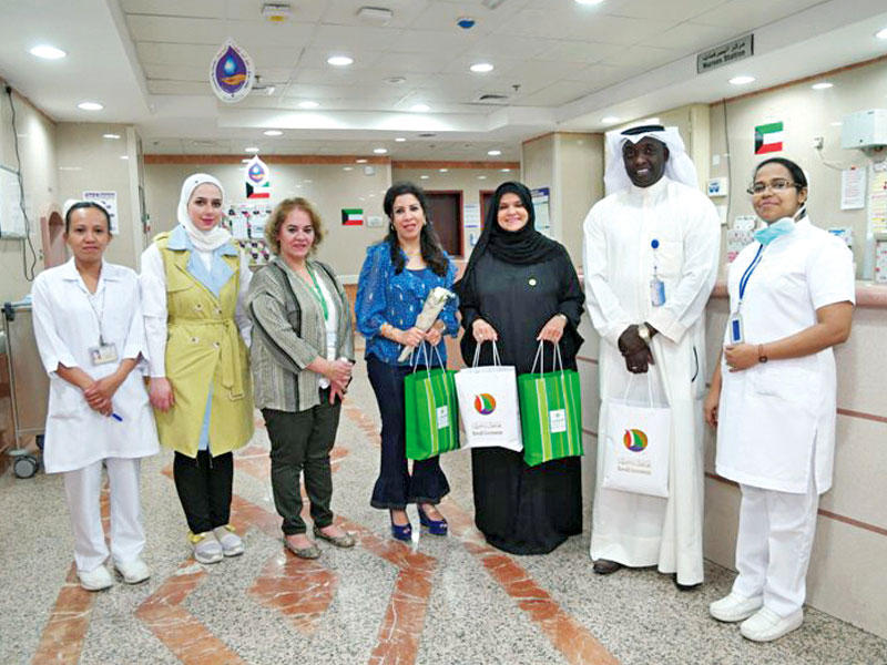 جانب من زيارة المستشفى