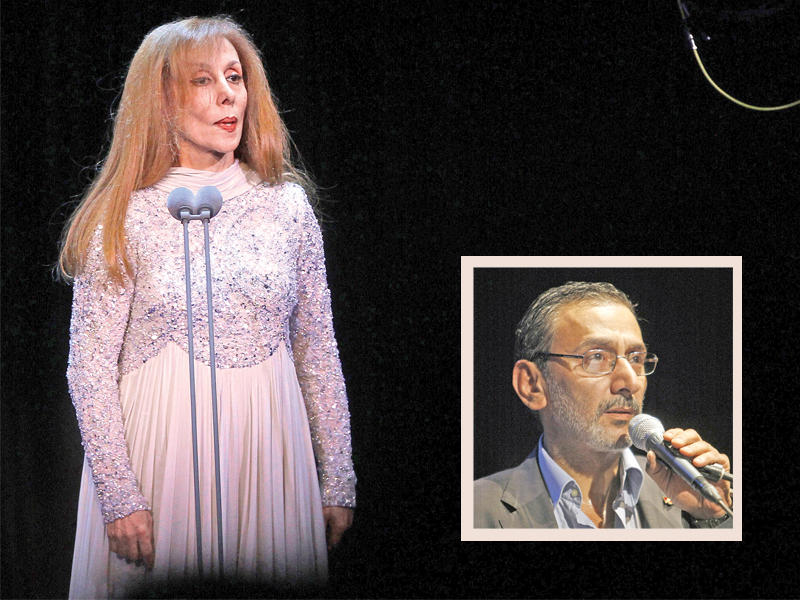 الفنانة اللبنانية فيروز وفي إطار الصورة الفنان والموسيقي اللبناني زياد الرحباني