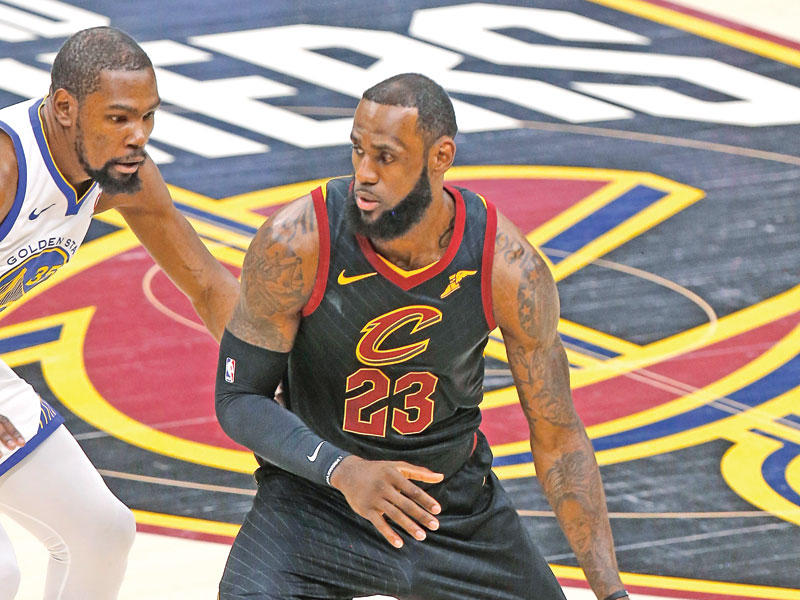 ليبرون جيمس