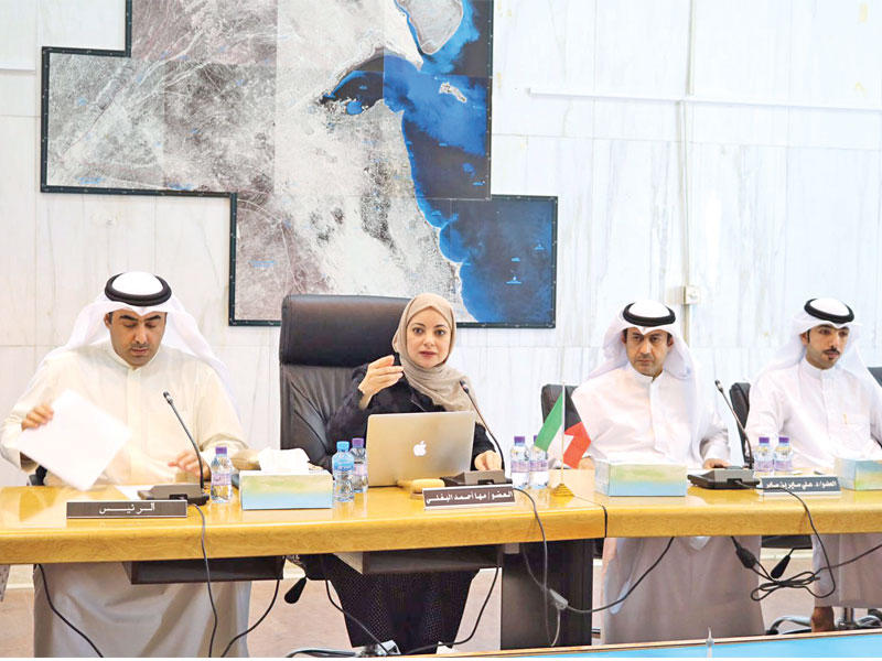 جانب من اجتماع البلدي حول مشروع تدوير النفايات الصلبة