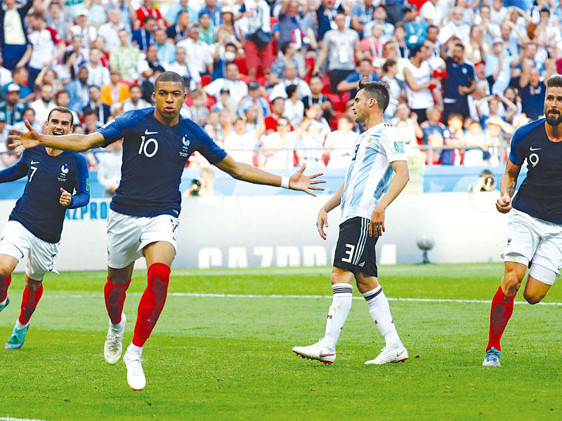 مبابي نجم المنتخب الفرنسي