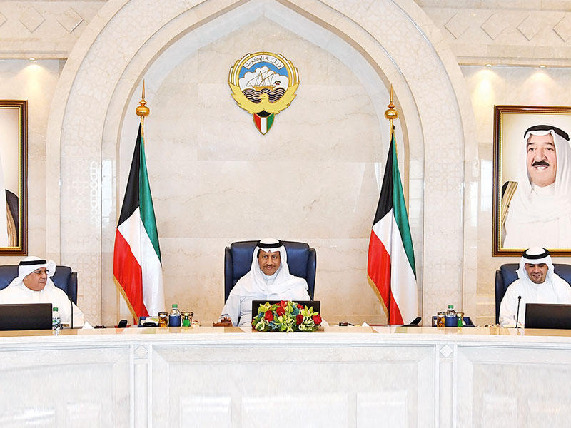 المبارك مترئساً اجتماع مجلس الوزراء أمس