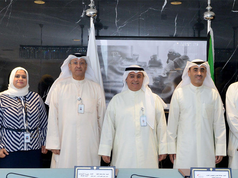 التويجري والمضف مع مسؤولي البنكين