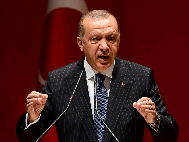 رجب طيب أردوغان يلقي خطابًا خلال اجتماع موسع لحزب العدالة والتنمية