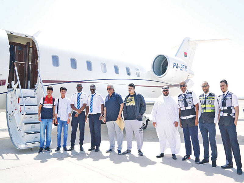 عملاء «بيتك» قبل صعود الطائرة