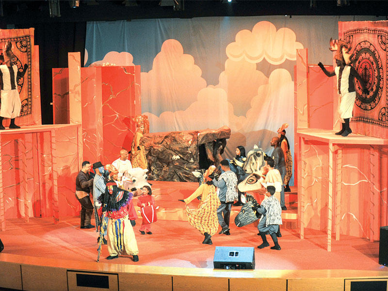 جانب من مسرحية  «الملك« 