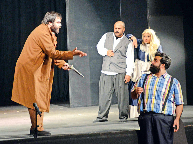 مشهد من مسرحية «عطسة»