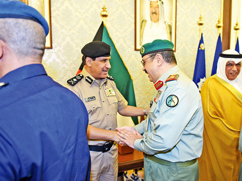 الجراح والنهام خلال استقبال المهنئين