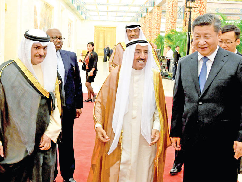 الأمير والرئيس الصيني لدى وصولهما إلى قاعة المنتدى