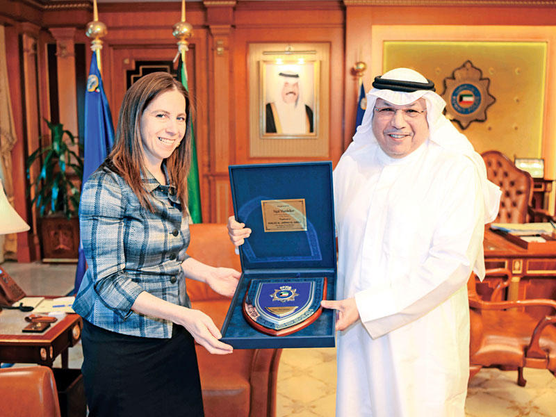 الجراح خلال استقباله المسؤولة الأميركية أمسn