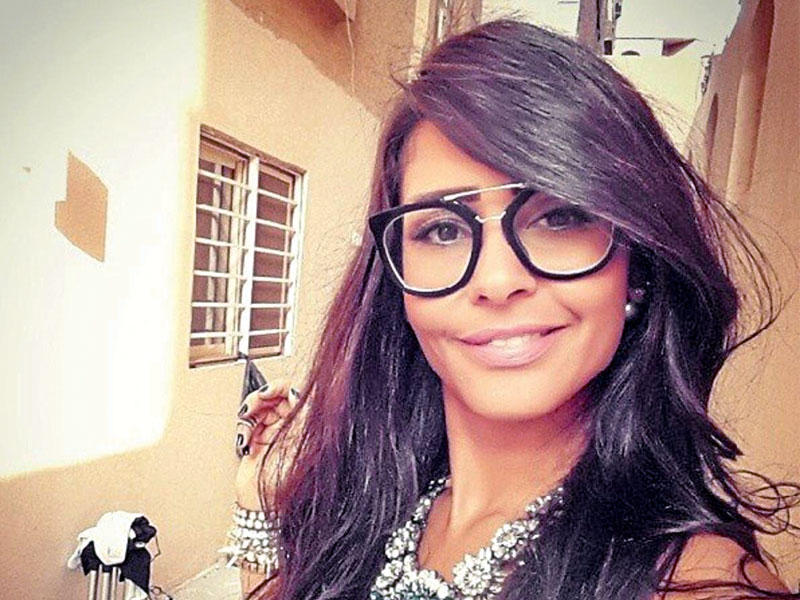 الفنانة التونسية ساندي