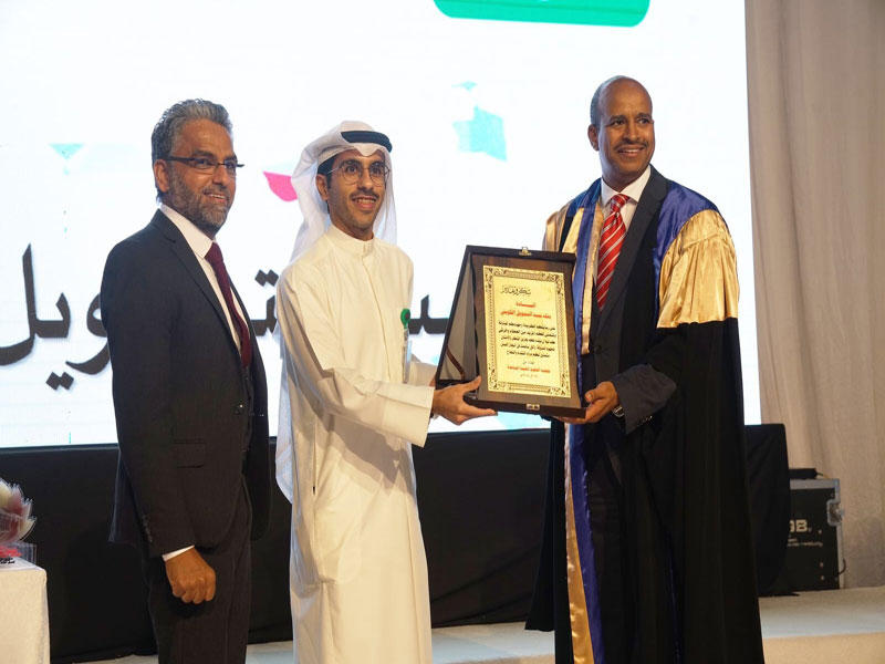 تكريم ممثل «بيتك» فى الحفلn