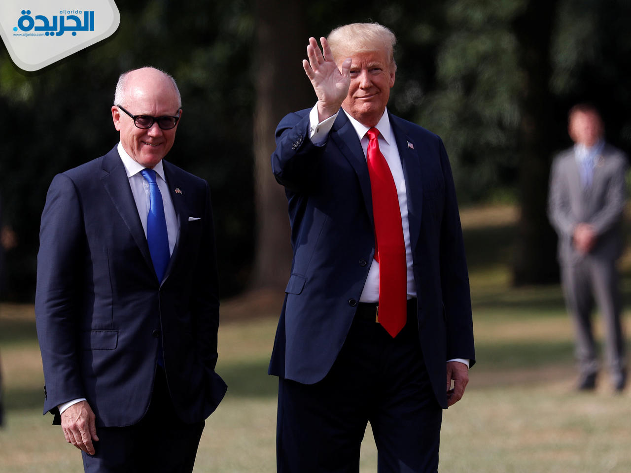 ترامب مع السفير الأمريكي في بريطانيا