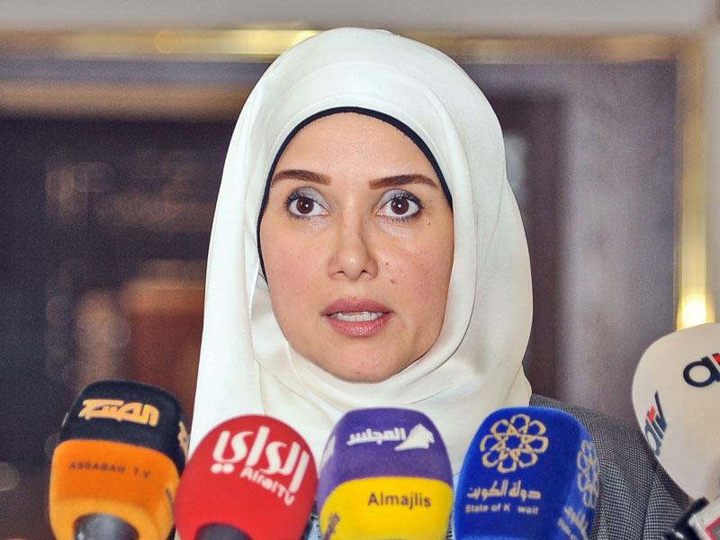  وزيرة الدولة لشؤون الإسكان وزيرة الدولة لشؤون الخدمات د. جنان بوشهري