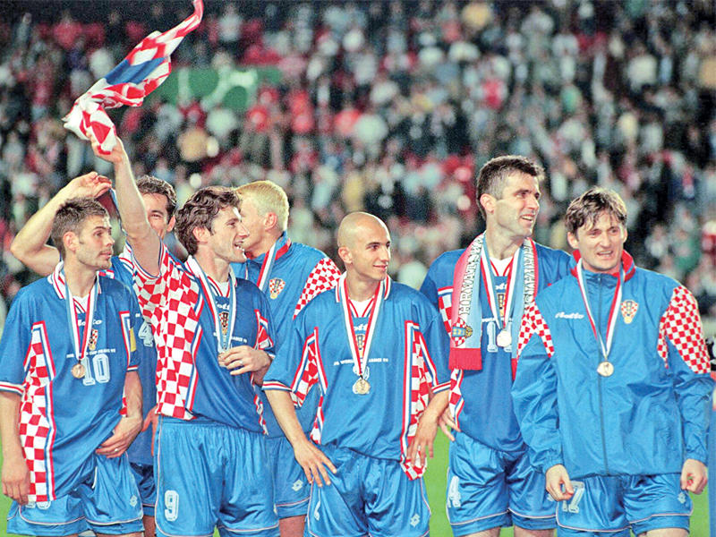 لاعبو المنتخب الكرواتي الفائز بالمركز الثالث في مونديال 1998