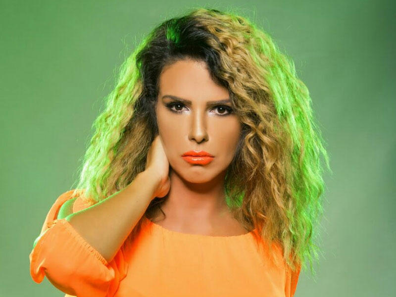 دنيا عبدالعزيز