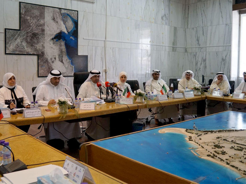 الصبيح وممثلو الجهات الحكومية خلال الورشة