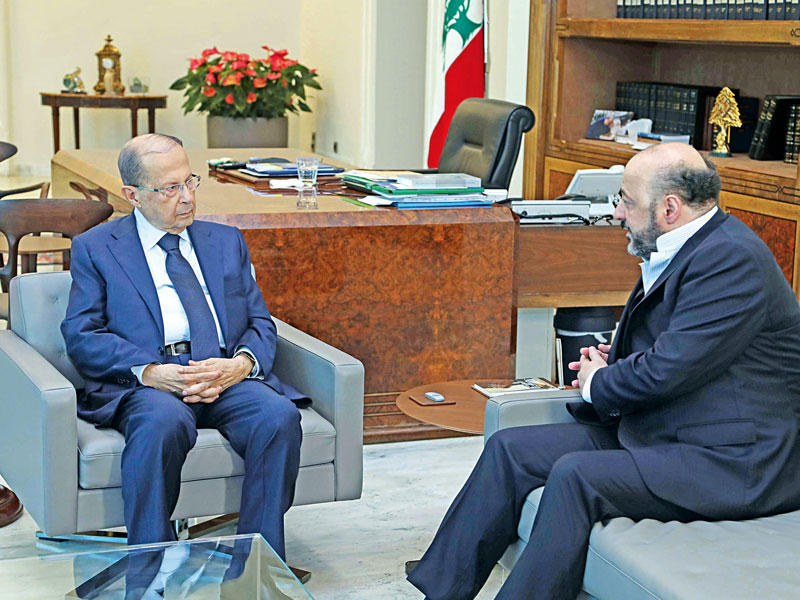 عون مجتمعاً ورياشي أمس (دالاتي ونهرا)