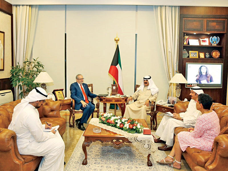 الجارالله خلال استقباله السفير الأميركي أمسn