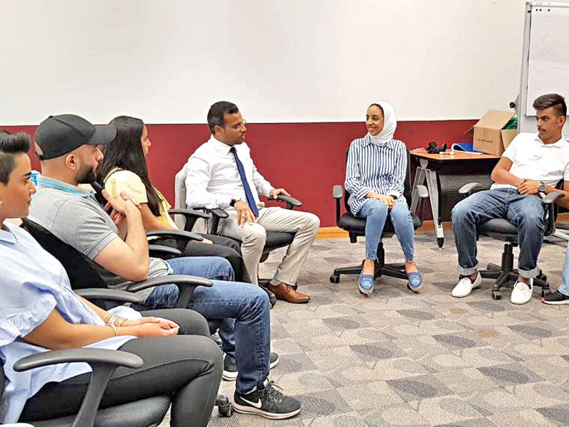 جانب من ورش «لوياك»