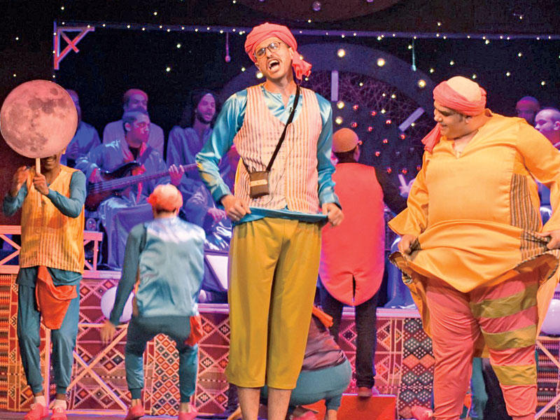 من العروض المشاركة