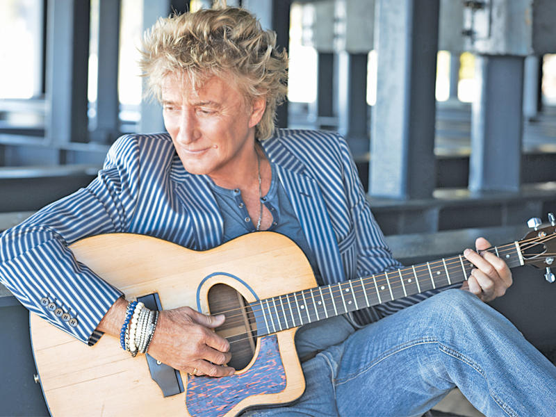 المغني البريطاني رود ستيوارت