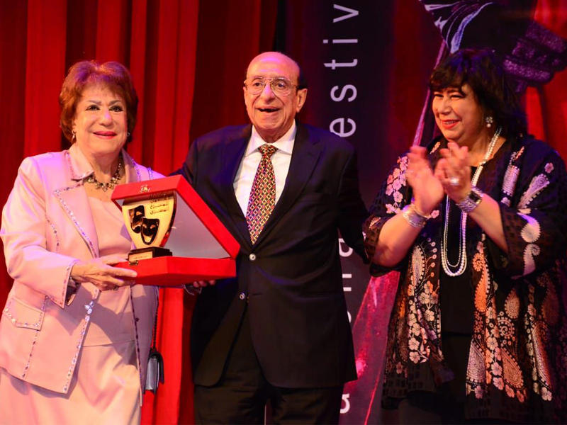 الشرقاوي مكرَّماً من وزيرة الثقافة  المصرية وأيوب