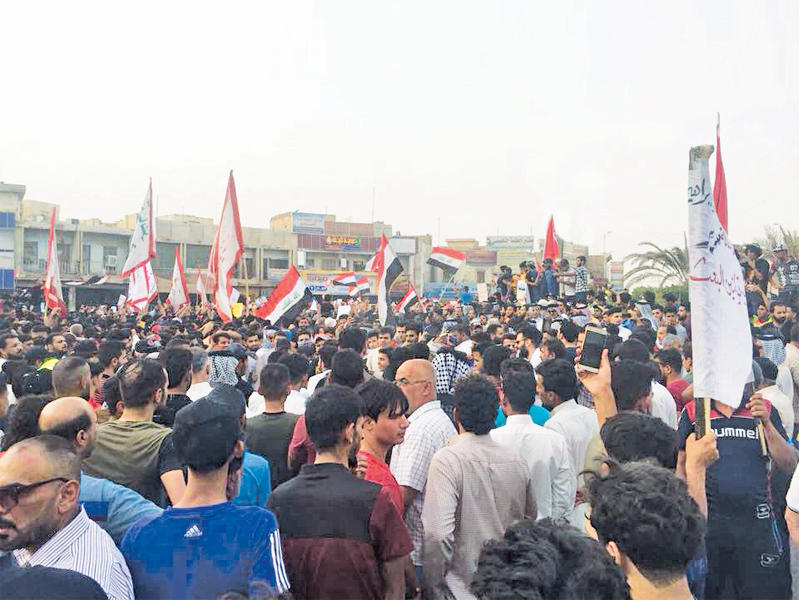 الآلاف يتظاهرون في ذي قار أمس t(إنترنت)