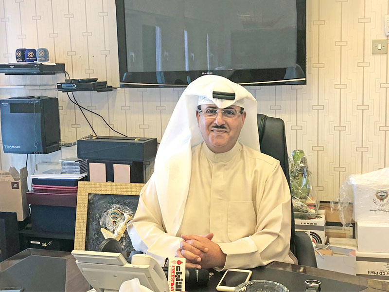 فهد المبارك خلال المؤتمر الصحافي 