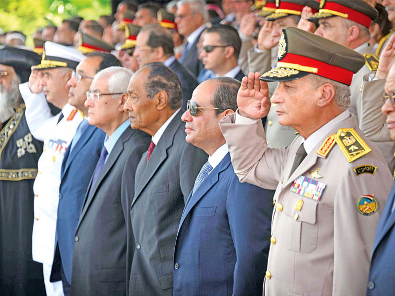 السيسي ومسؤولو الدولة خلال الاحتفال 