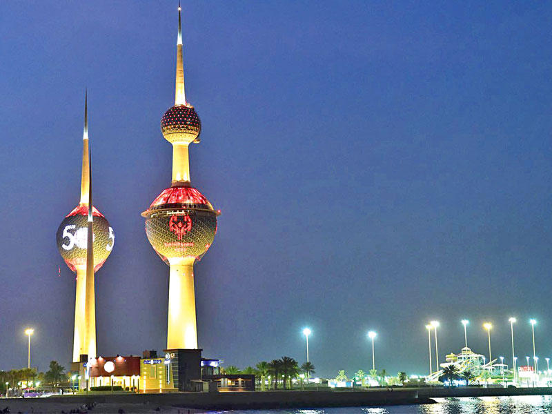 الأبراج مضاءة بشعار الأولمبياد الخاص