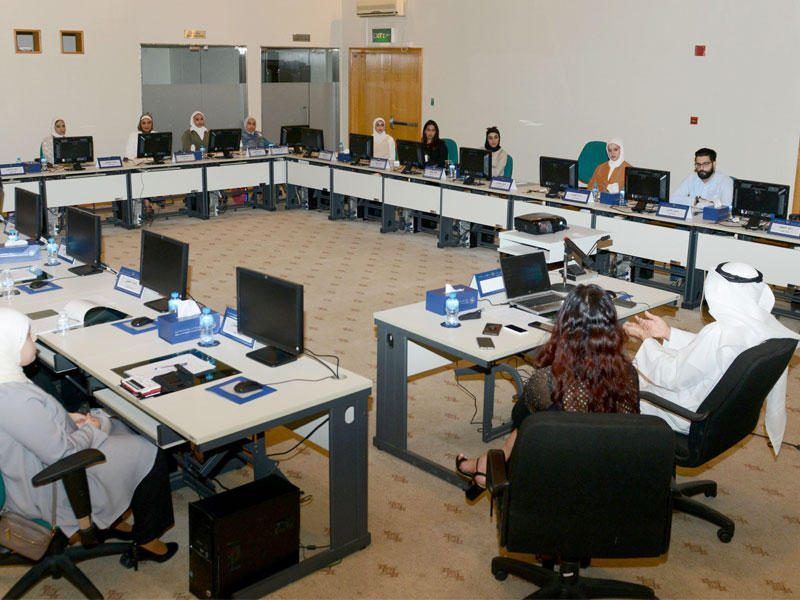 جانب من المشاركين في البرنامج التدريبي لـ«كونا»