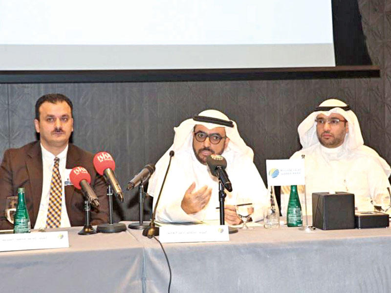 الغانم خلال المؤتمر الصحافي