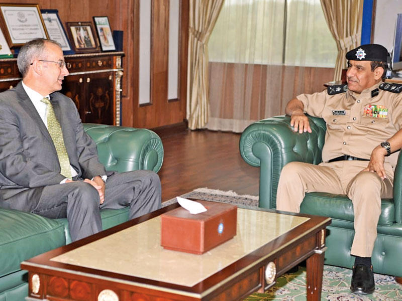 النهام مستقبلا السفير دافينبورتn