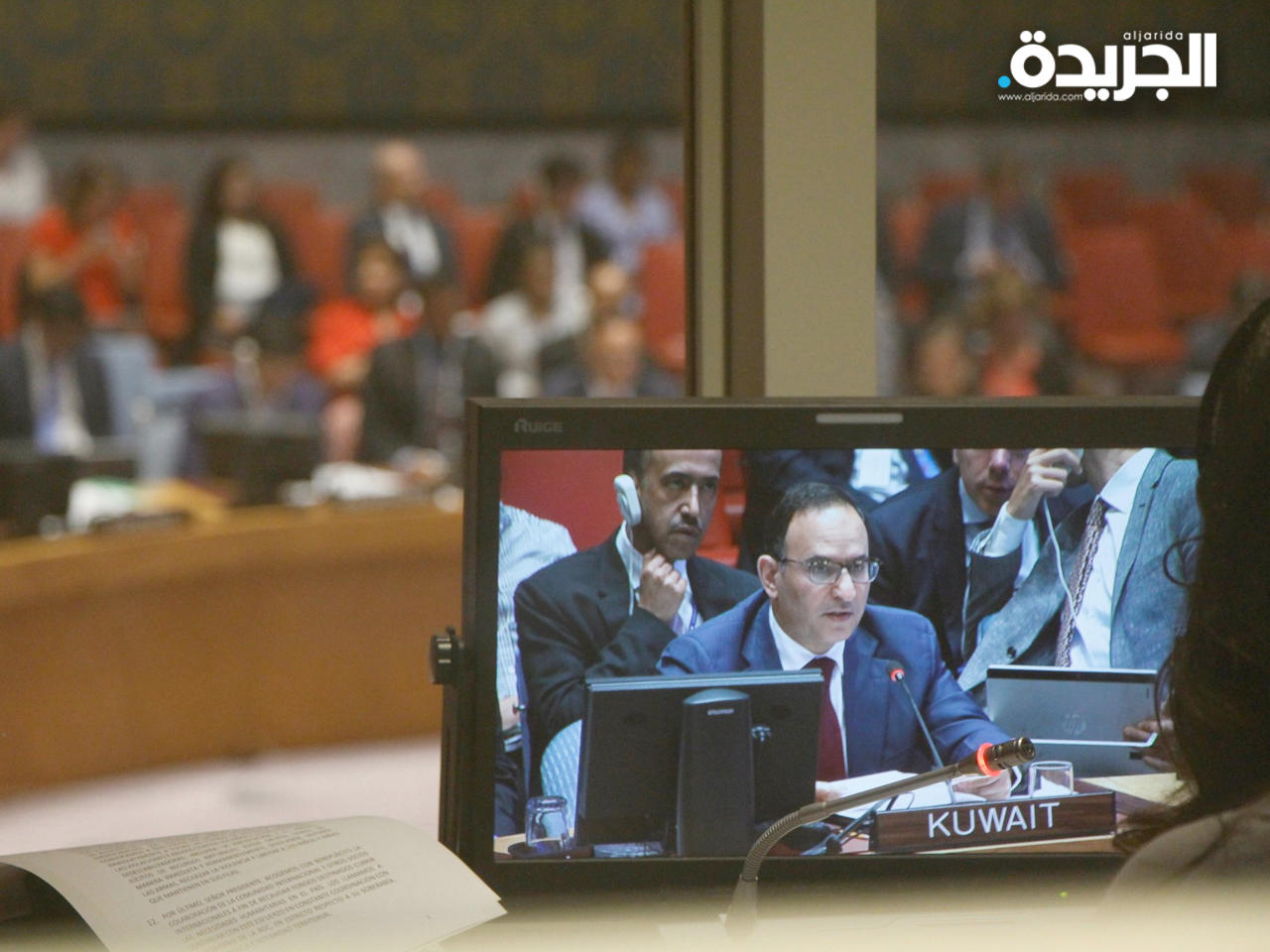 السفير منصور العتيبي خلال الجلسة