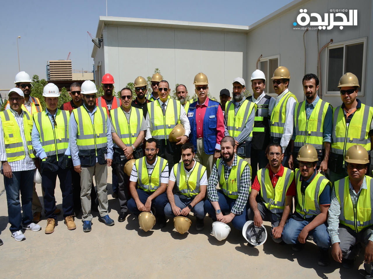 الرشيدي وبوشهري مع مهندسي مشروع محطة الزور الجنوبية