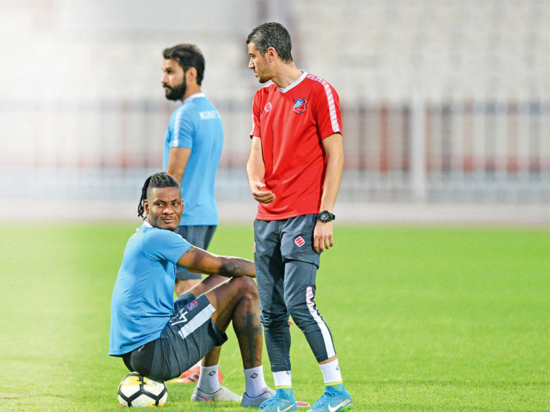 لاعبو الأبيض خلال التدريبات السابقةn