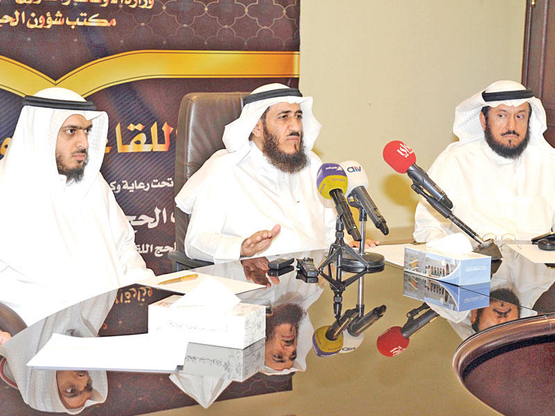 عمادي متحدثاً في اللقاء التنويري