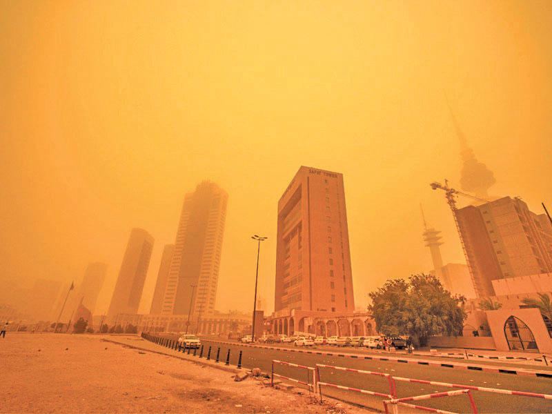 الغبار يمتدّ تأثيره في الكويت من الشمال إلى الجنوب