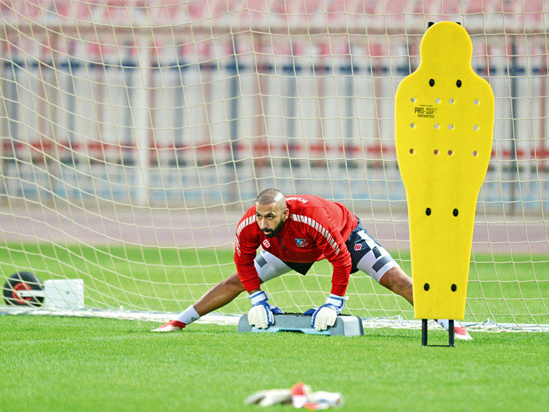 حميد القلاف حارس مرمى الأبيض في تدريب سابق